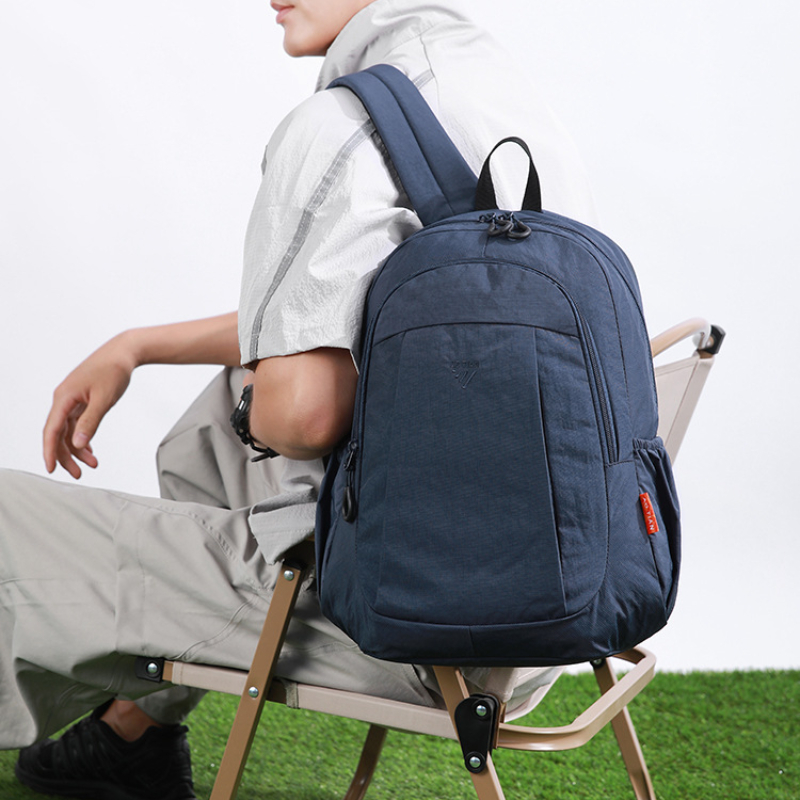 Fashion Backpack Women - حقيبة ظهر أنيقة باللون الأسود من